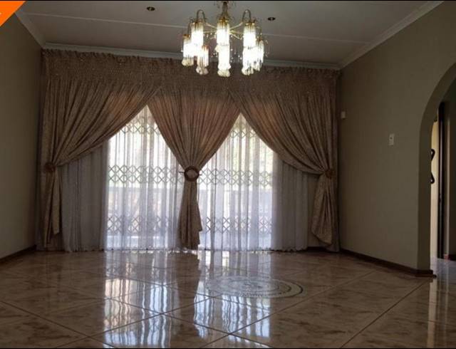 3 BEDROOM HOUSE FOR SALE IN RAISETHORPE